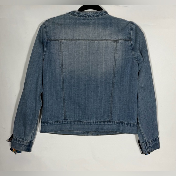 Easel NWOT Women’s Light Wash Denim Jacket, Long Sleeves, Size Small. Button Up - Picture 11 of 14
